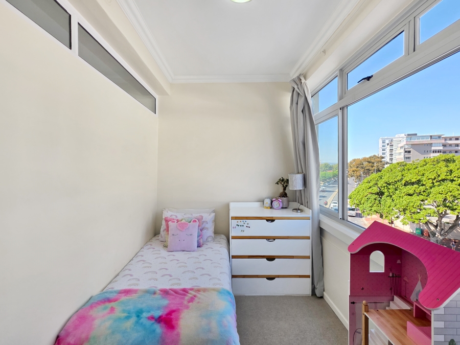 2 Bedroom Property for Sale in Sea Point Western Cape